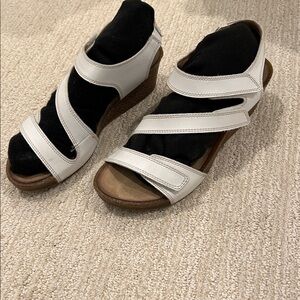 Leather Clark’s Collection Cushion Soft 
7.5 Wide